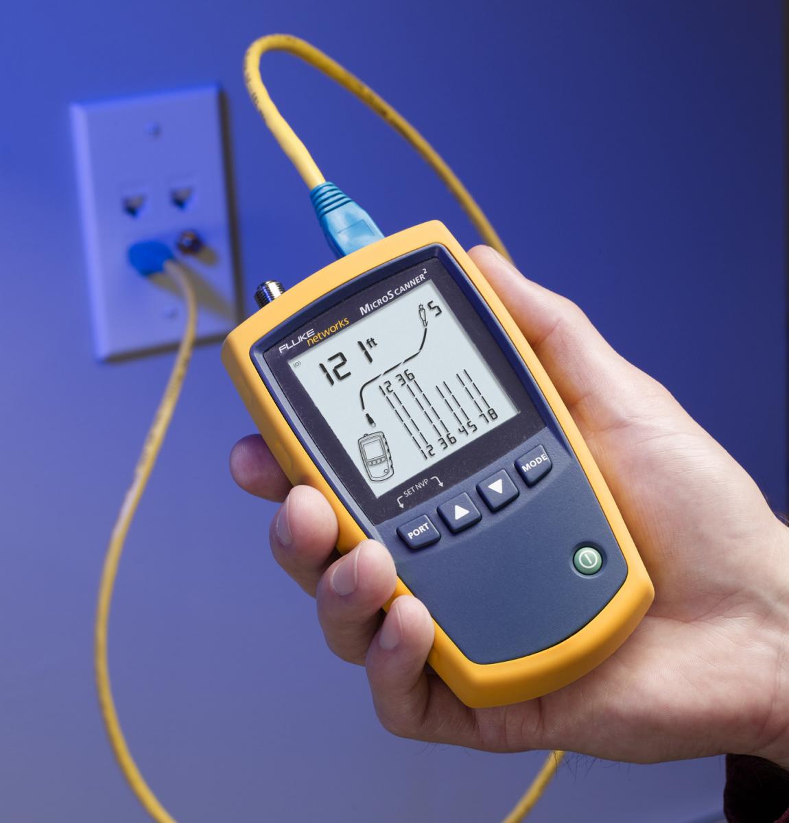 Test patchcords with MicroScanner cable tester